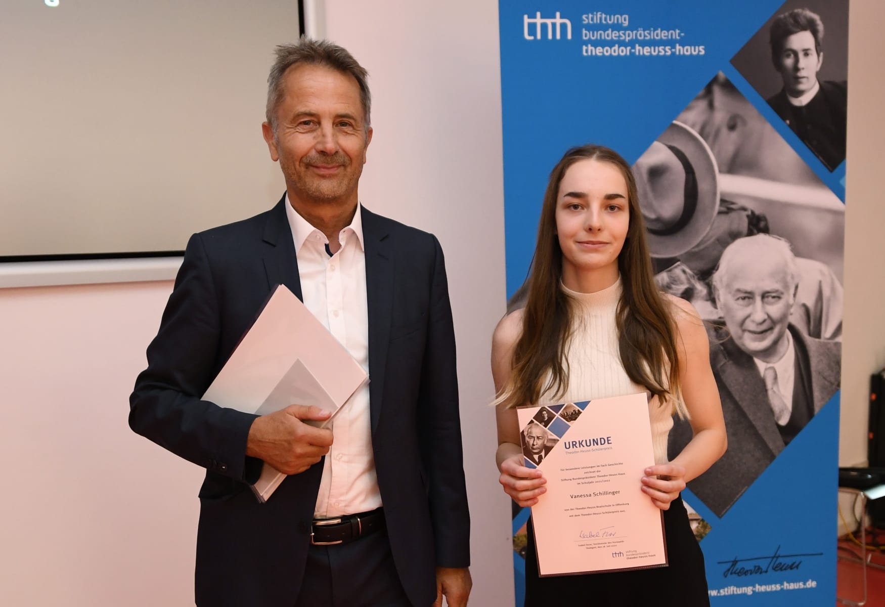 Vanessa Schillinger (10c) bei der Preisverleihung in Stuttgart